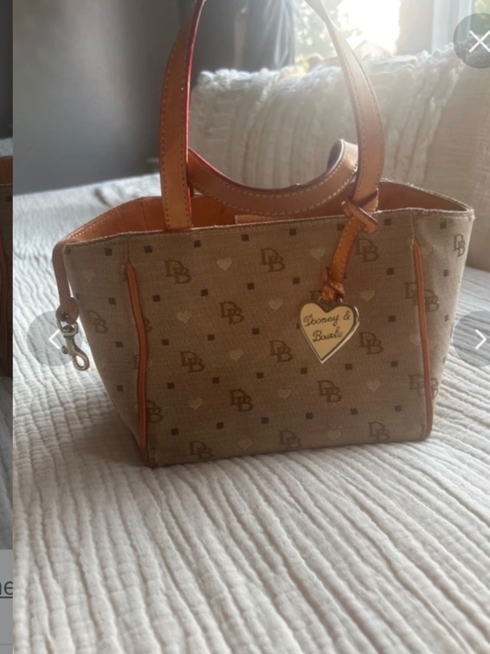Cute Dooney and Bourke Heart Purse